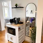 Bella - Business&family Ap 9, 100m Zum Konzerteingang Schloss, Parkplatz, Smarttv, Netflix, Waschmaschine, 24h Checkin, 35qm *