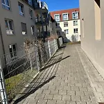 Bella - Business&family Ap 9, 100m Zum Konzerteingang Schloss, Parkplatz, Smarttv, Netflix, Waschmaschine, 24h Checkin, 35qm Apartman
