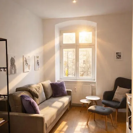 Bella - Business&family Ap 9, 100m Zum Konzerteingang Schloss, Parkplatz, Smarttv, Netflix, Waschmaschine, 24h Checkin, 35qm * 루드빅스부르크