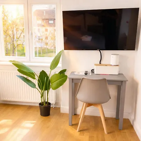 Apartamento Bella - Business&family Ap 9, 100m Zum Konzerteingang Schloss, Parkplatz, Smarttv, Netflix, Waschmaschine, 24h Checkin, 35qm Ludwigsburg