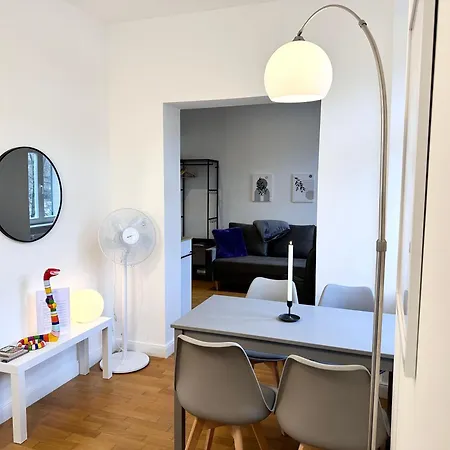 Bella - Business&family Ap 9, 100m Zum Konzerteingang Schloss, Parkplatz, Smarttv, Netflix, Waschmaschine, 24h Checkin, 35qm Ludwigsburg