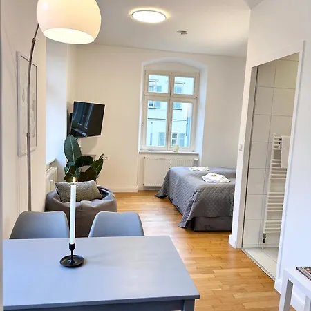 Bella - Business&family Ap 9, 100m Zum Konzerteingang Schloss, Parkplatz, Smarttv, Netflix, Waschmaschine, 24h Checkin, 35qm 아파트 루드빅스부르크