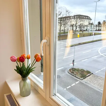 Bella - Business&family Ap 9, 100m Zum Konzerteingang Schloss, Parkplatz, Smarttv, Netflix, Waschmaschine, 24h Checkin, 35qm 루드빅스부르크