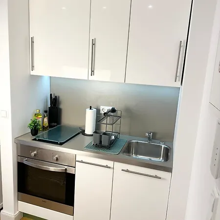 아파트 Bella - Business&family Ap 9, 100m Zum Konzerteingang Schloss, Parkplatz, Smarttv, Netflix, Waschmaschine, 24h Checkin, 35qm *