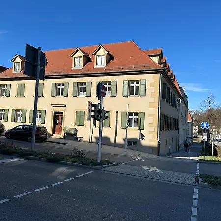 아파트 Bella - Business&family Ap 9, 100m Zum Konzerteingang Schloss, Parkplatz, Smarttv, Netflix, Waschmaschine, 24h Checkin, 35qm *